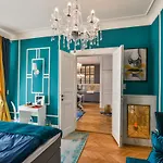 Glamour Frida Apartment