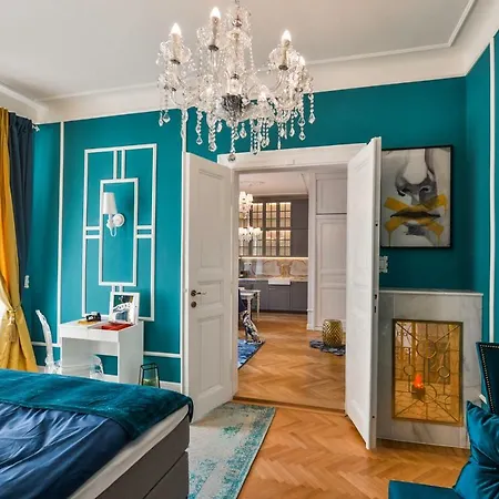 Glamour Frida Apartment